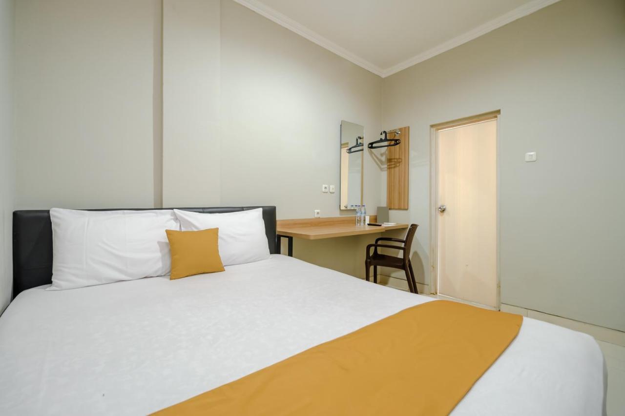 Env Room Jakarta Exterior photo