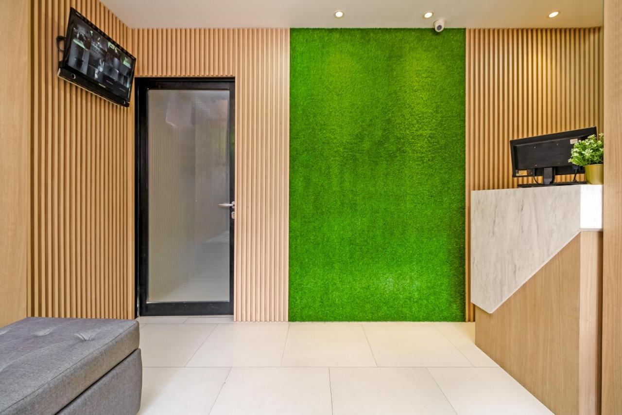 Env Room Jakarta Exterior photo